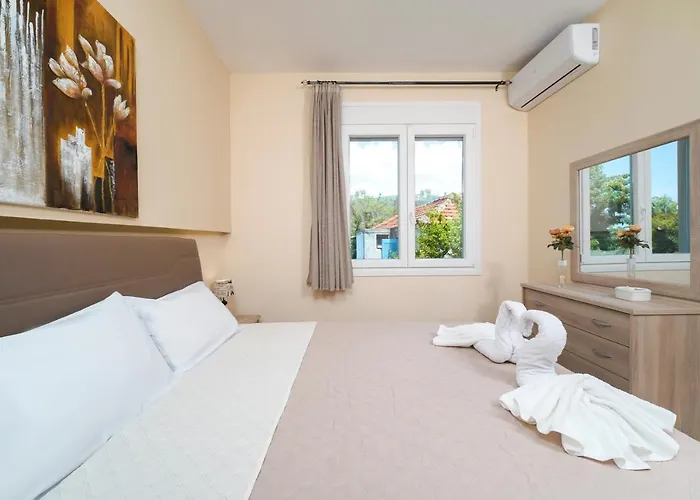 Theodore Skála Marión