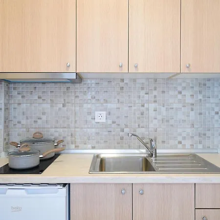 Theodore Apartment *